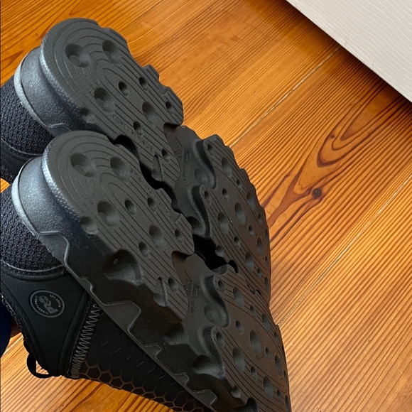 Timberland PRO Men's Hexagon Pattern Black Athletic Shoes - Picture 5 of 5